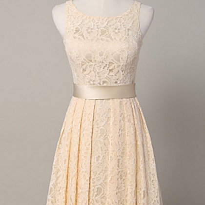 Lace Short Scoop Bridesmaid Dresses
