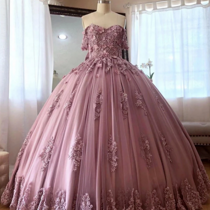 Ball Gown Off The Shoulder Tulle Quinceanera Dress..