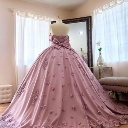 Ball Gown Off The Shoulder Tulle Quinceanera Dress..