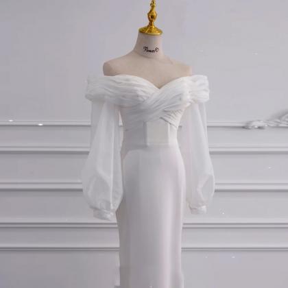 One-shoulder Long-sleeved Light Wedding Dress..