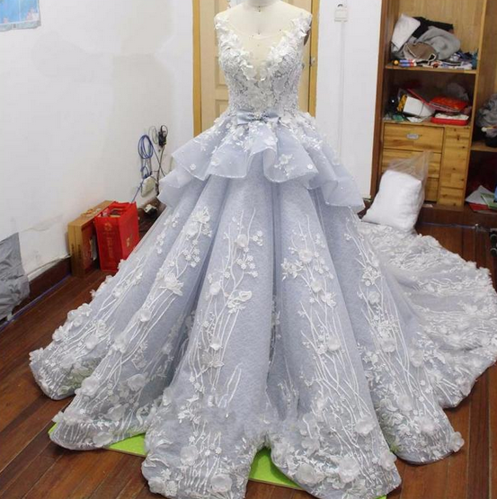 Real Photo Royal Blue Wedding Dress Illusion Luxury Chapel Train Beaded Appliques Vestido De Novia Button Bridal Gown