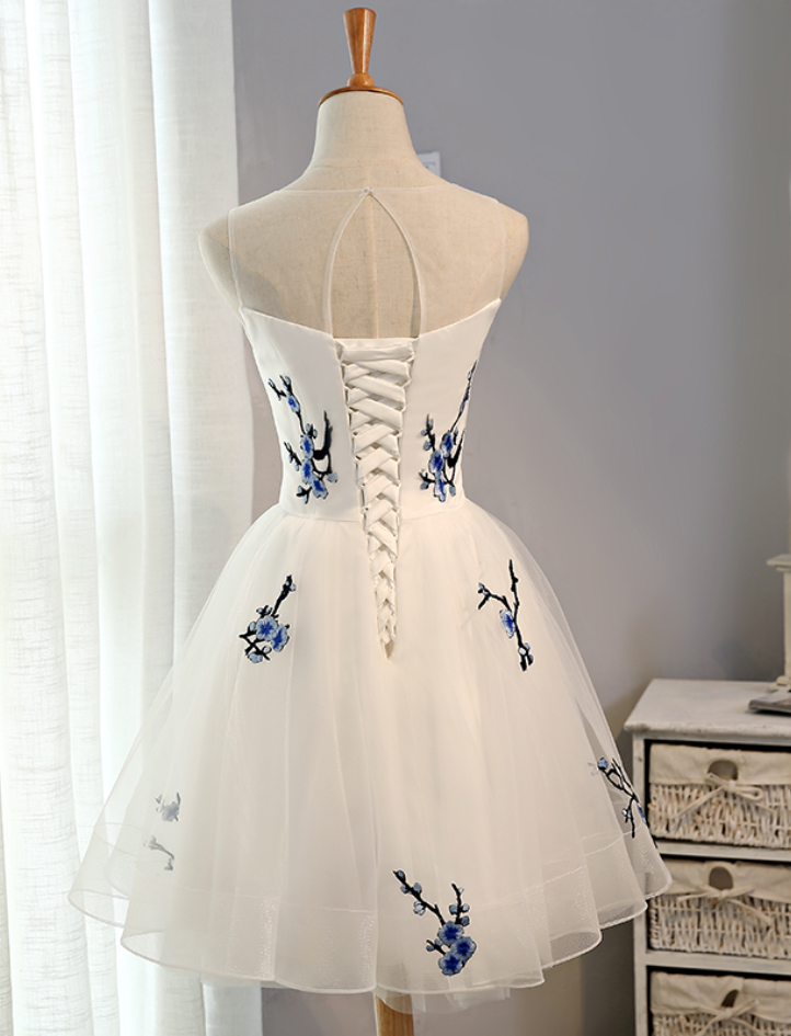 White Short Dress With Embroidery， Knee Length Prom Dresses, Cute Formal Dresses on