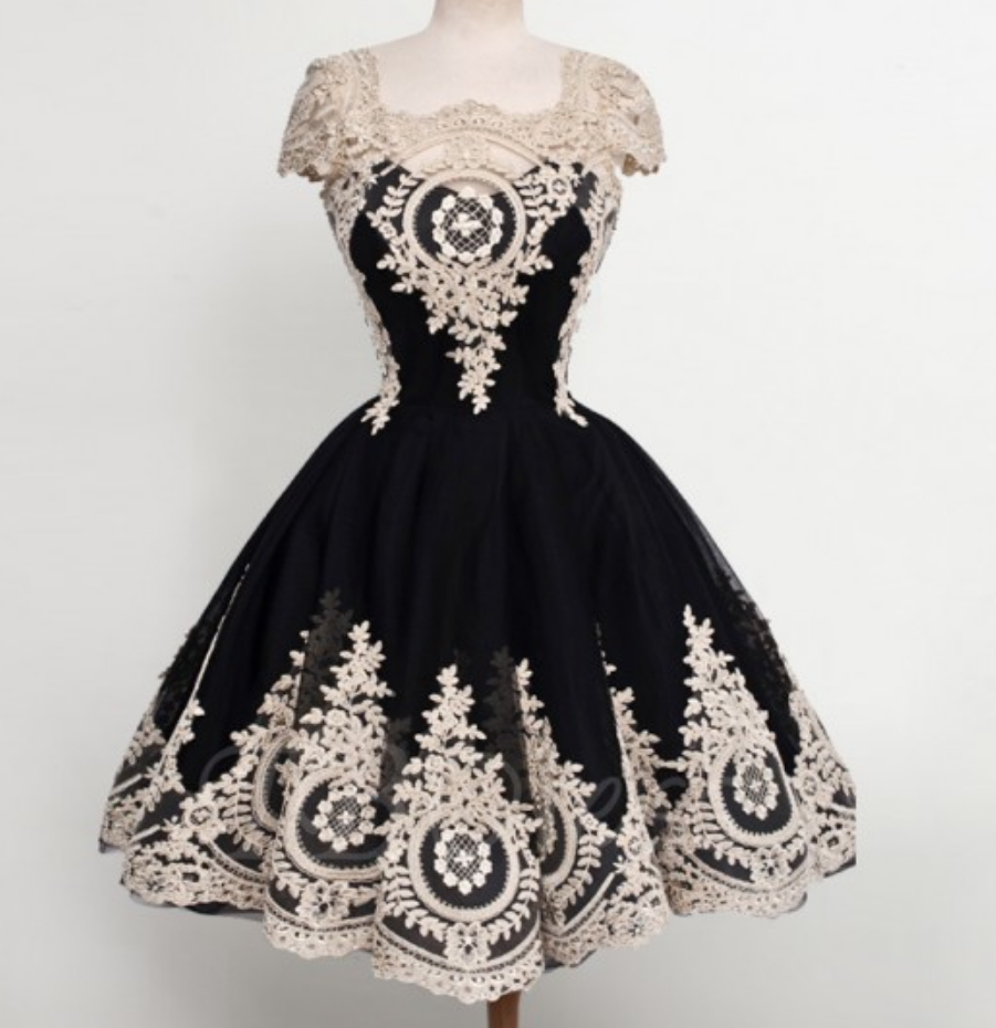 Ball Gown Square Knee-length Black Tulle Homecoming Dress With Appliques