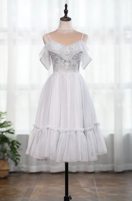 White Spaghetti Straps Tulle Short V Neck Homecoming Dresses,Chic Applique Homecoming Dresses
