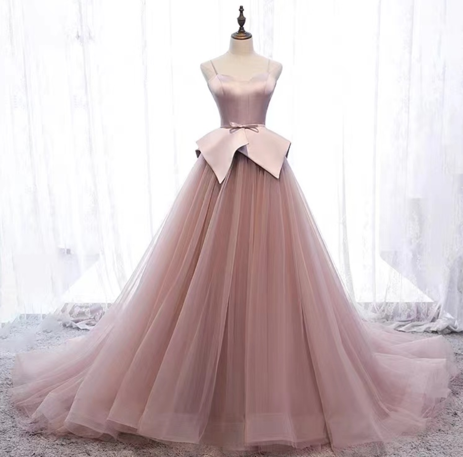 open lace back dress Blushing Elegance: Lady Christmas Party Dress with Big Bow Detail main image 0