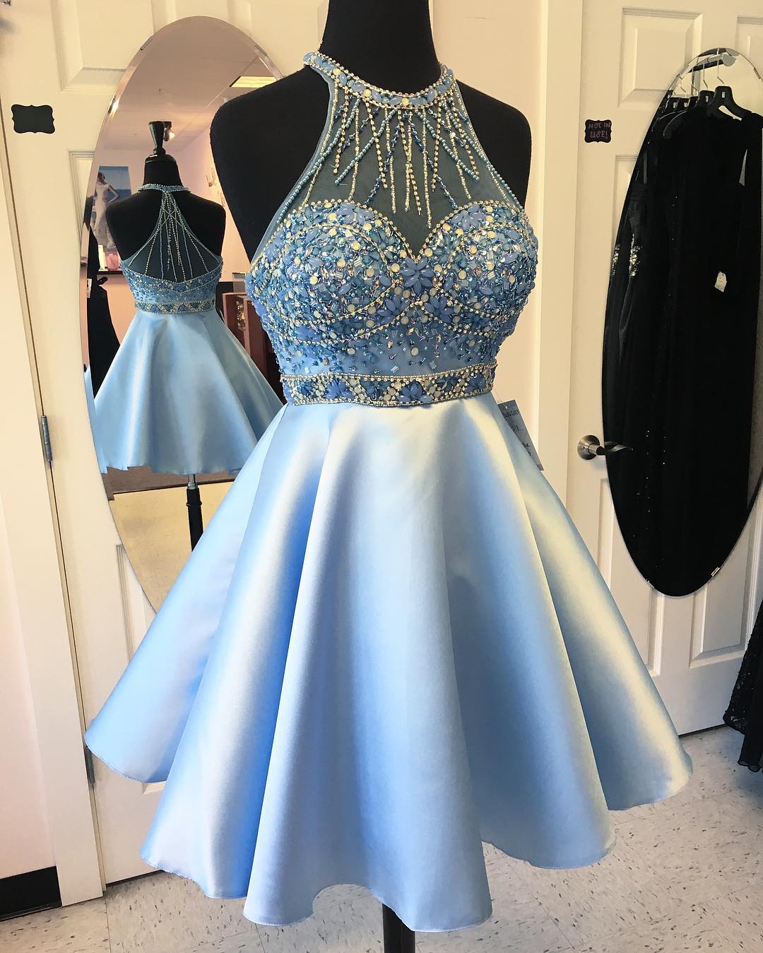 Prom Dresses,evening Dress,homecoming Dresses,chic Crystal Beaded Halter Open Back Satin Homecoming Dresses 2017