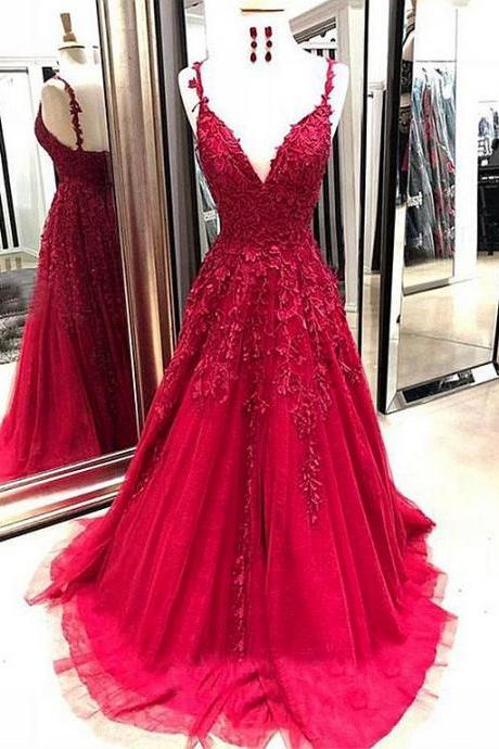 Stunning Tulle V-neck Neckline A-line Prom Dresses With Lace Appliques