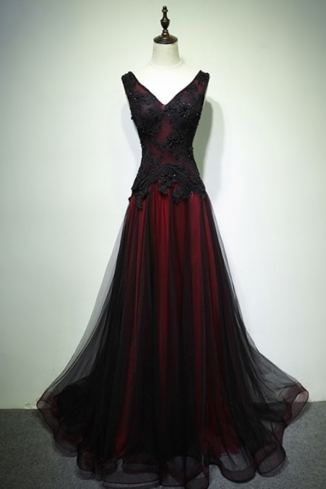 Prom Dresses,ball Gown Appliques Quinceanera Dresses Sexy V-neck Formal Tulle Burgundy With Black